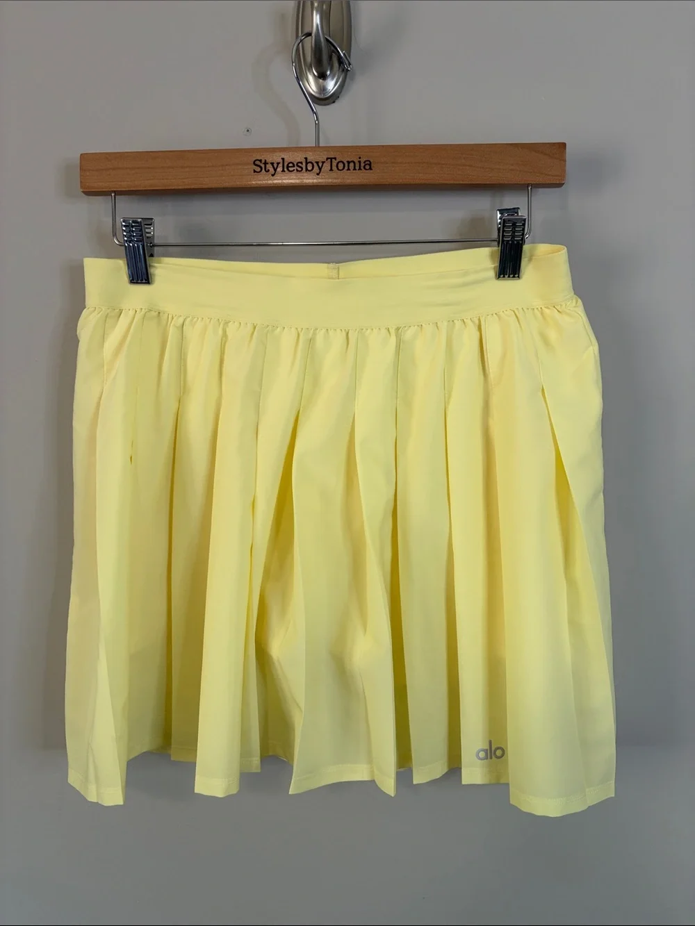 Alo Yoga SET Varsity Tennis Skirt Polo Shirt Buttercup yellow Top M Skirt L